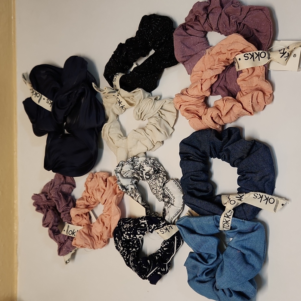 🆕️ LOT (11) HAIR SCRUNCHIES